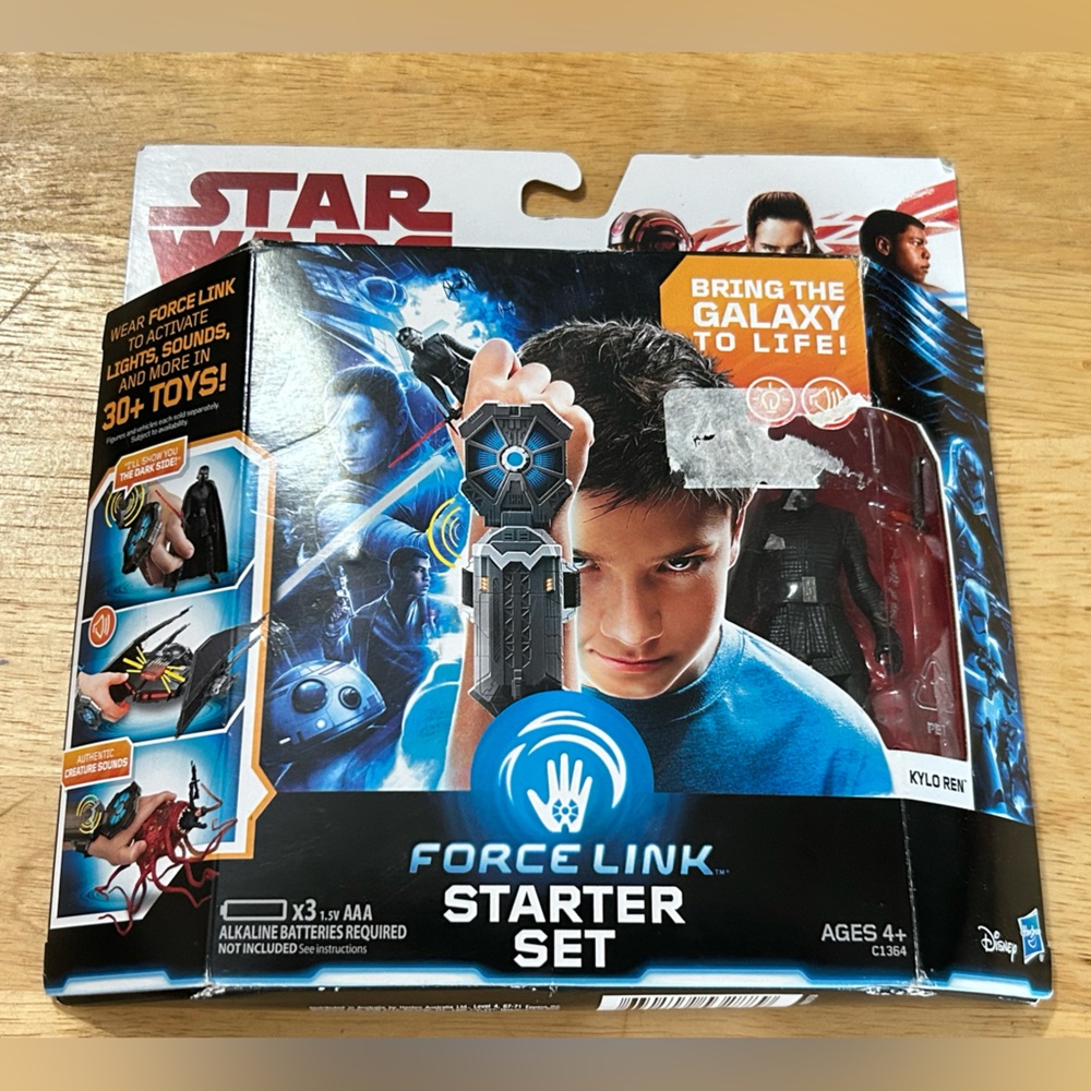Star Wars Force Link Set with Kylo REN Figure